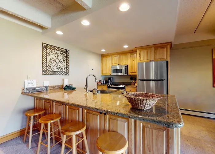 Peregrine Apartment *